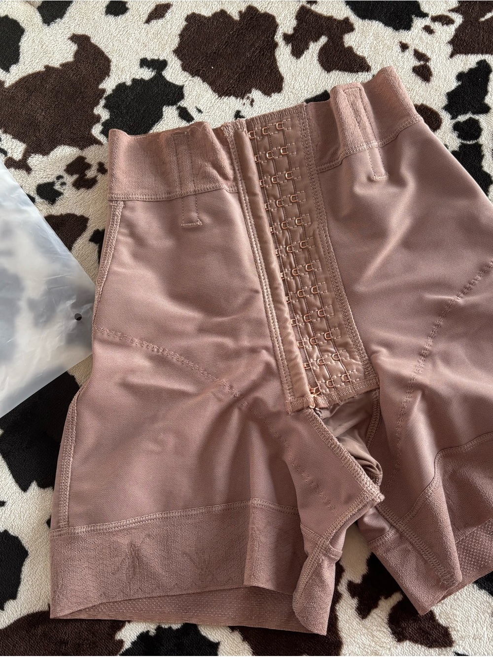 High-Waist Shaping Shorts with Front Hook Closure/high compression
